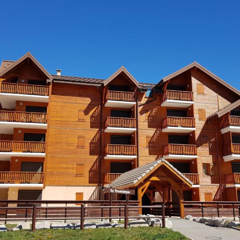 Appartement 3 pièces 6 personnes, Le Panoramique, La Joue du loup - Apartamento de 1 dormitorio con balcón y vistas a la montaña - 1