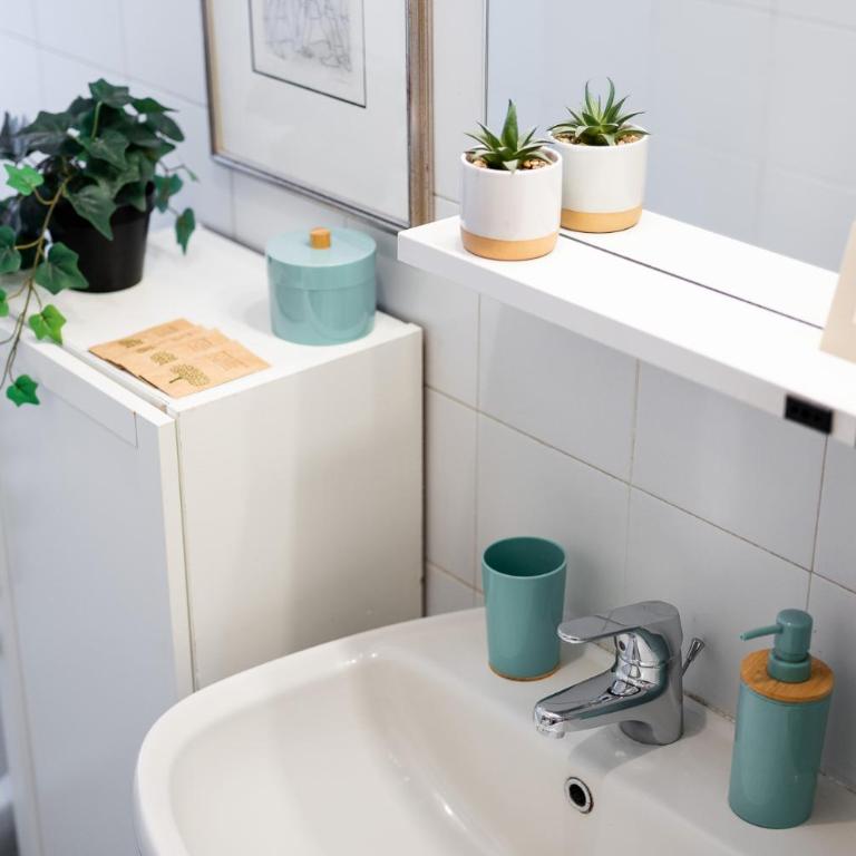 Charming Studio Milano with Balcony & Wi-Fi - Appartamento con 1 Camera da Letto - 18