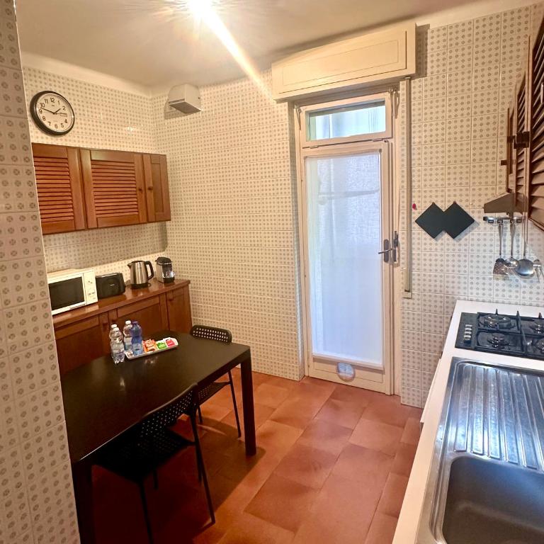 Tre Ponti Beach Apartment - Spacious, Sea View & Private Parking - Two-Bedroom Apartment with Terrace and Sea View - 8
