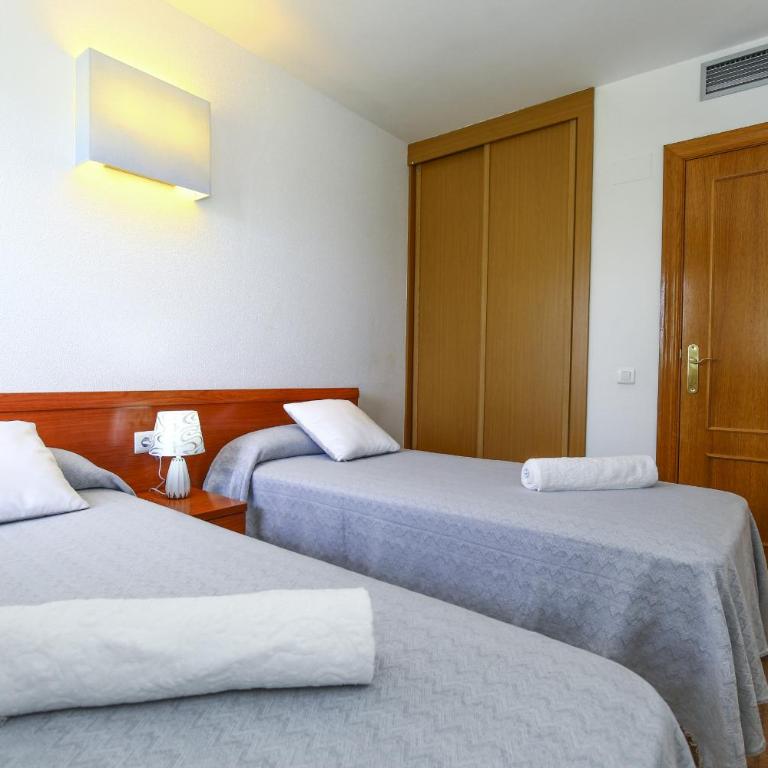 Residencial LOS JUNCOS III La Pineda - Apartment - 9