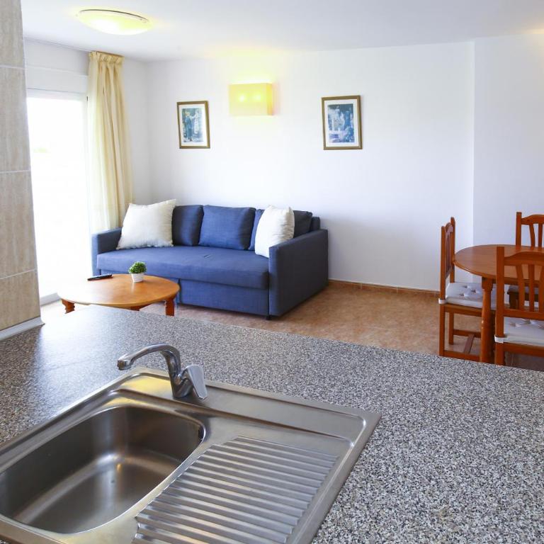 Residencial LOS JUNCOS III La Pineda - Apartment - 13