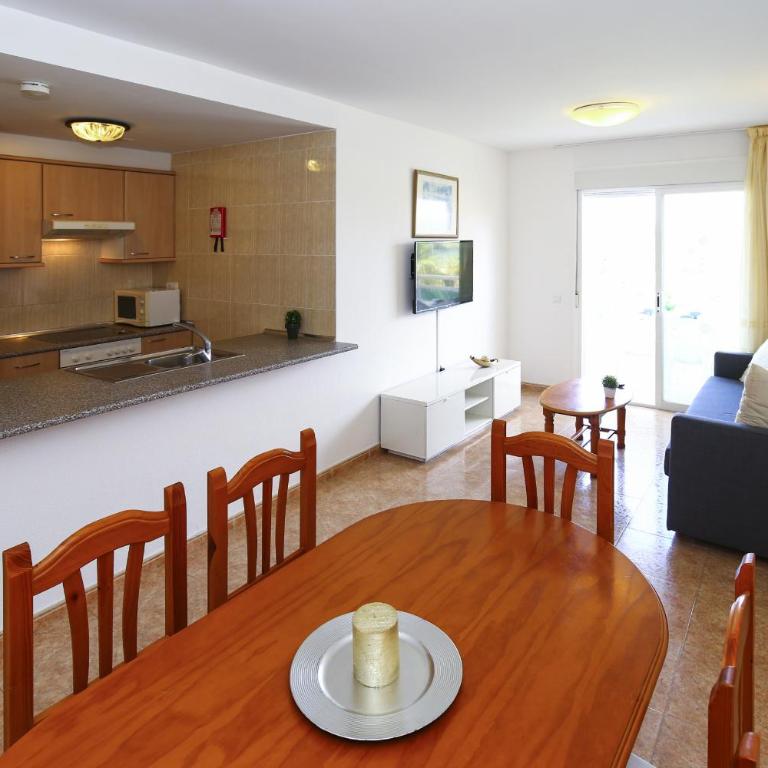 Residencial LOS JUNCOS III La Pineda - Apartment - 17