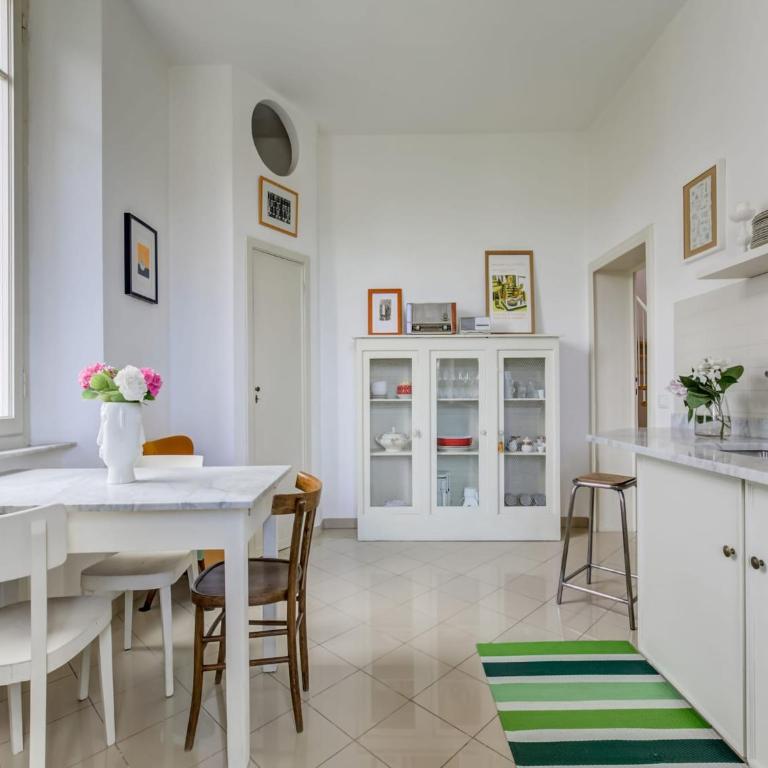 Pisa Getaway by the Tower - Five-Bedroom Holiday Home - 3
