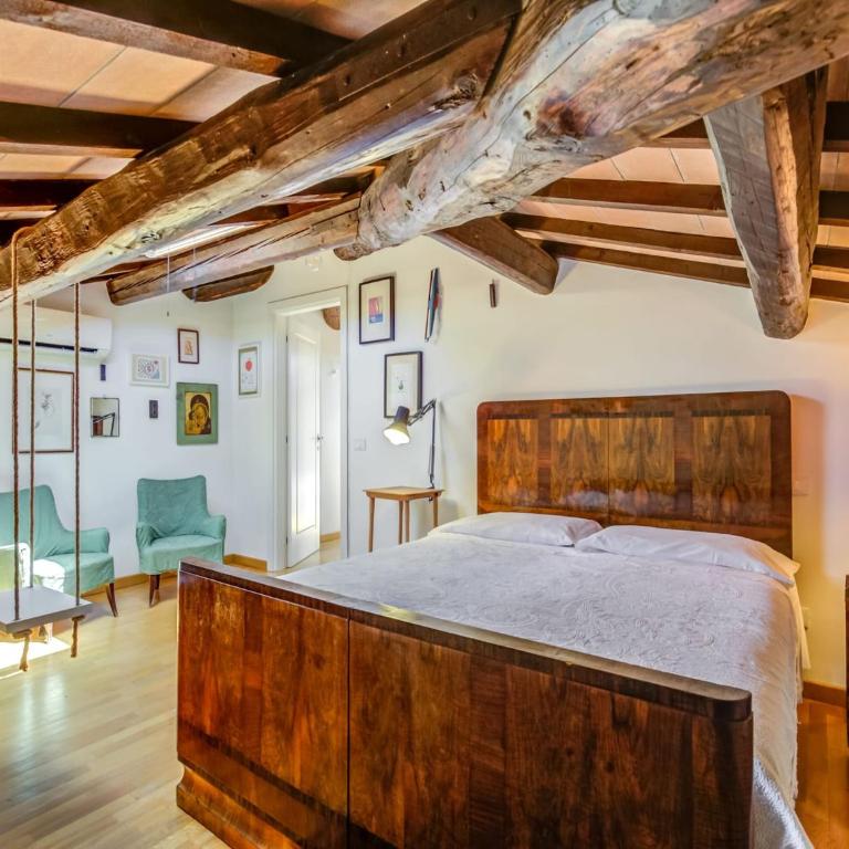 Pisa Getaway by the Tower - Five-Bedroom Holiday Home - 16
