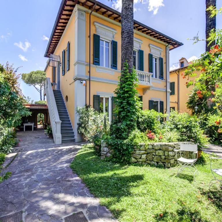 Pisa Getaway by the Tower - Five-Bedroom Holiday Home - 1