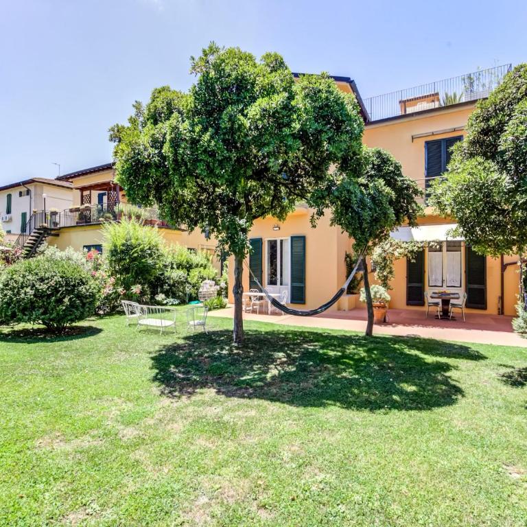 Pisa Getaway by the Tower - Five-Bedroom Holiday Home - 36