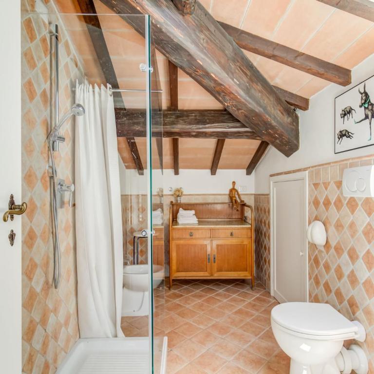 Pisa Getaway by the Tower - Five-Bedroom Holiday Home - 23