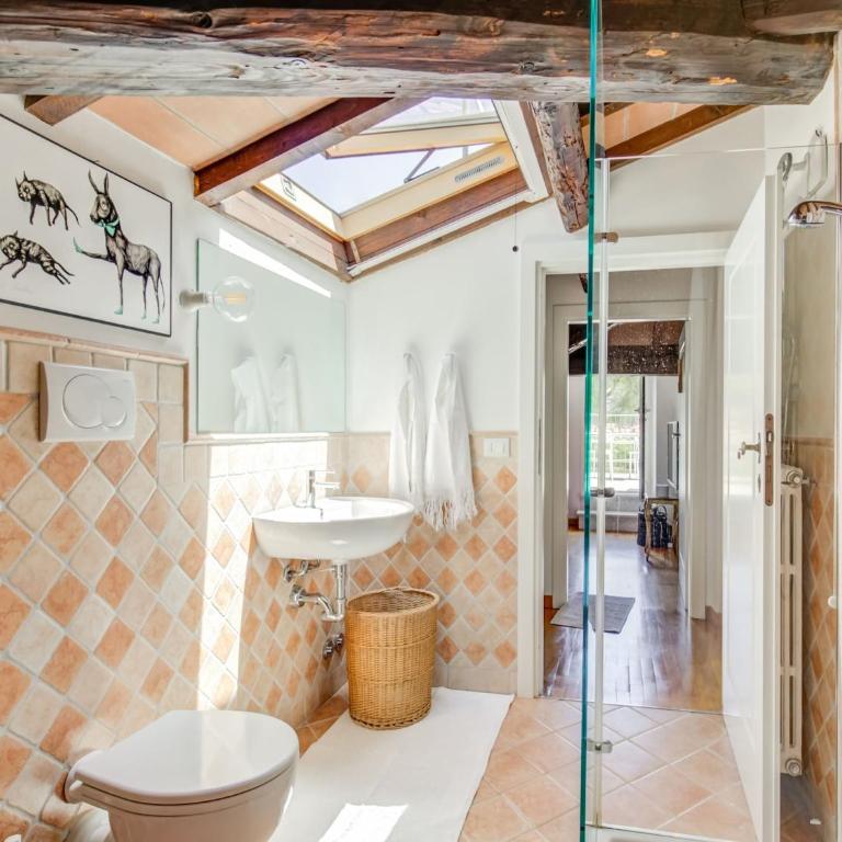 Pisa Getaway by the Tower - Five-Bedroom Holiday Home - 24