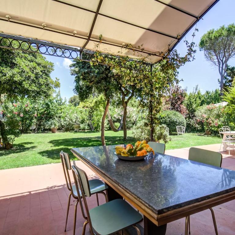 Pisa Getaway by the Tower - Five-Bedroom Holiday Home - 32