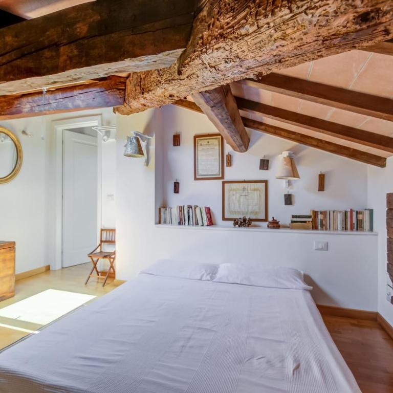 Pisa Getaway by the Tower - Five-Bedroom Holiday Home - 19