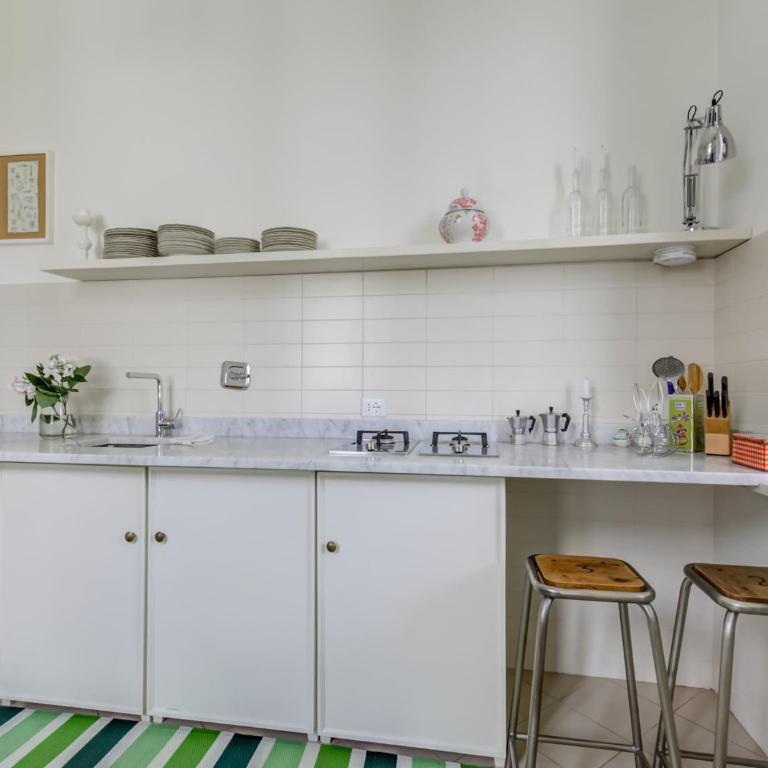 Pisa Getaway by the Tower - Five-Bedroom Holiday Home - 4