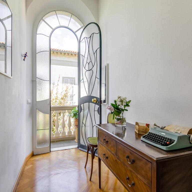 Pisa Getaway by the Tower - Five-Bedroom Holiday Home - 6