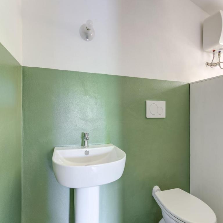 Pisa Getaway by the Tower - Five-Bedroom Holiday Home - 26