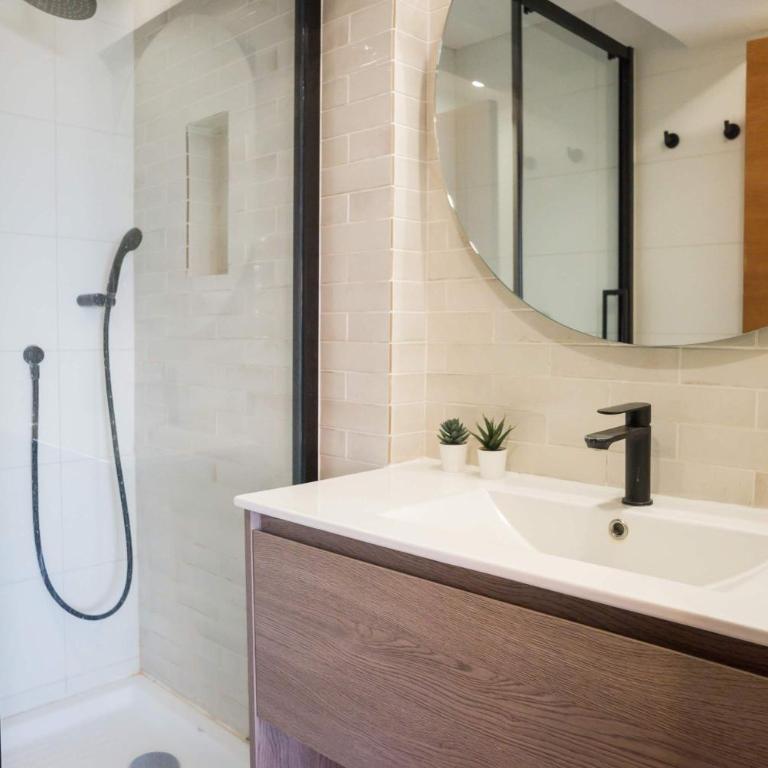 Chic Urban Retreat Modern Studio in Las Condes - Studio - 9