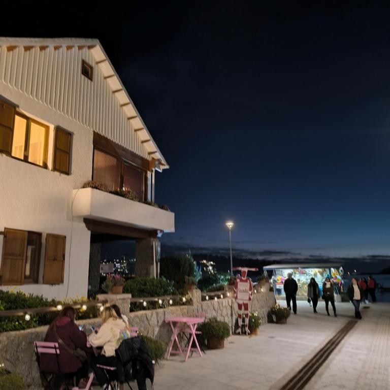 Casa completa frente al mar y cerca Algarrobo - Three-Bedroom House - 19