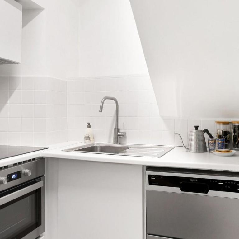 Suite Beausire charme parisien au cœur du Marais - Apartment - 10