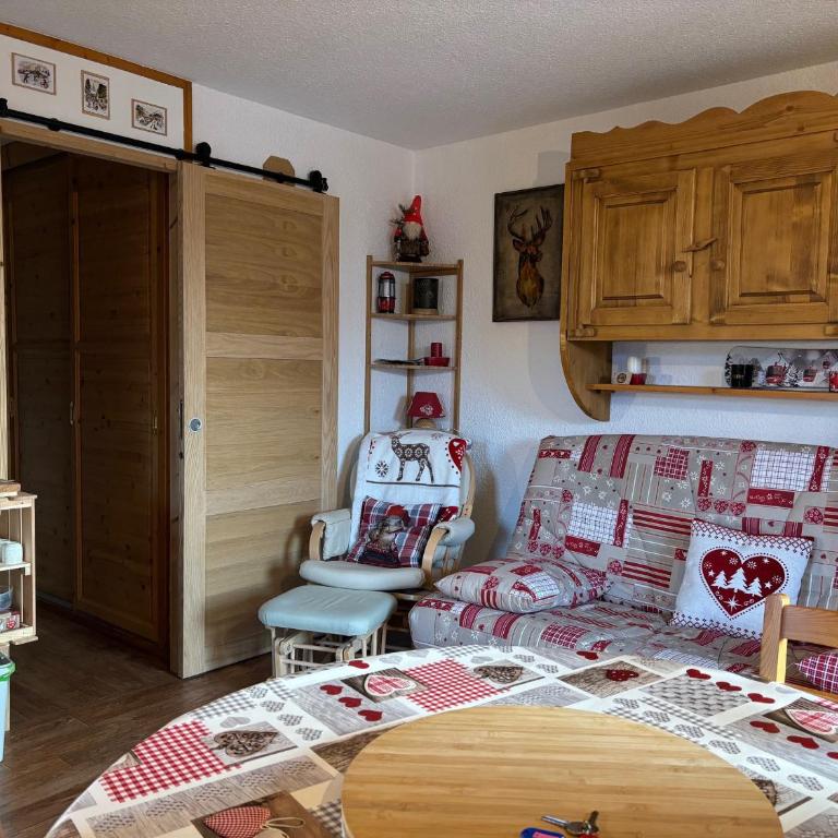 Charmant 2 Pièces + Cabine Rénové, Proche Commerces et Pistes, Balcon, Parking Gratuit - Montchavin - FR-1-329-85 - Apartment - 9