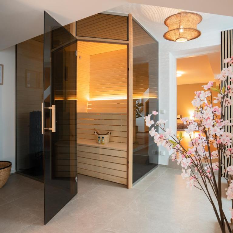 Wellness Altstadt Suite - Sauna, Whirlpool & Free Parking by HERO HOMES Graz - Apartment mit 1 Schlafzimmer - 1