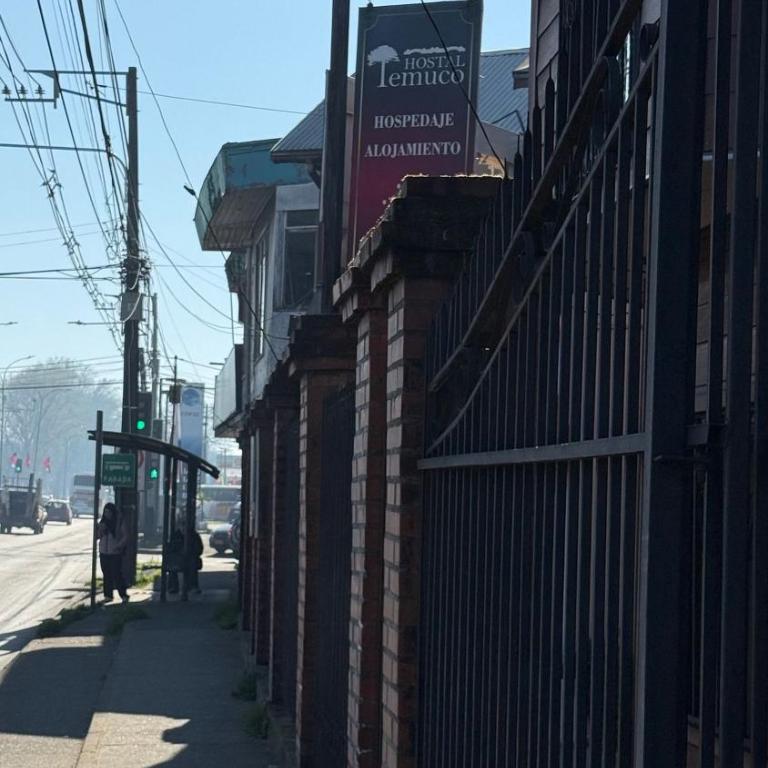 Hostal Temuco - Habitación Triple Básica con baño compartido - 16