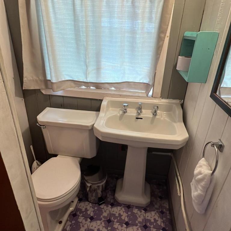 Hosteria CASA MILLER B&B FRENTE AL MAR - Habitación Doble Superior - 1 o 2 camas - 5