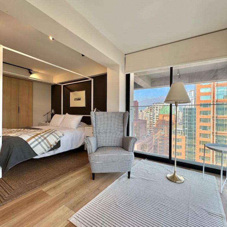 Moderno depto 2B y 2D en el corazón de Las Condes - Two-Bedroom Apartment with Balcony - 7