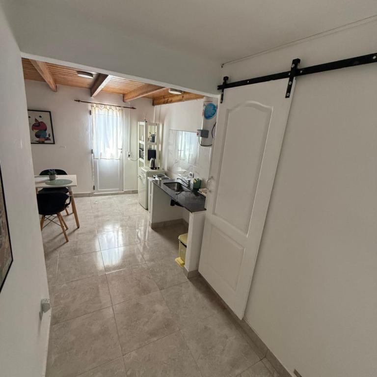 Hospedaje L H primero C En Ezeiza a 15 min del aeropuerto - Apartamento de 1 dormitorio - 3