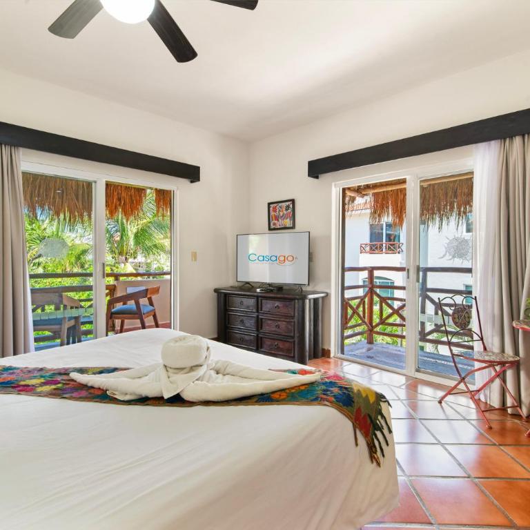 Hotel Riviera Del Sol - Deluxe King Studio - 2