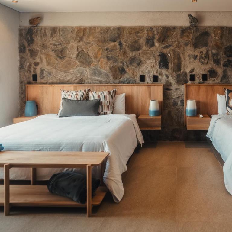 Perla Roca Hotel Boutique - Beach Front - Quadruple Room with Sea View - 2
