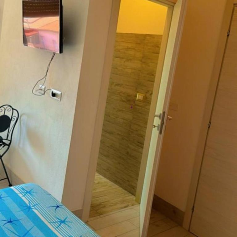Victoria House - Camera Matrimoniale con Bagno Privato - 2