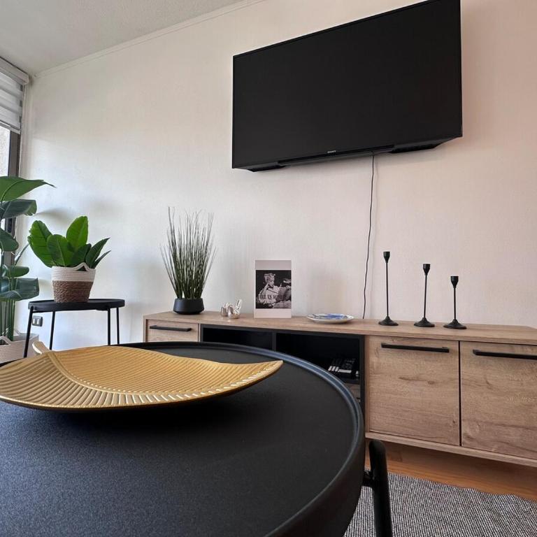 Moderno departamento a pasos de el Movistar arena - Three-Bedroom Apartment - 10