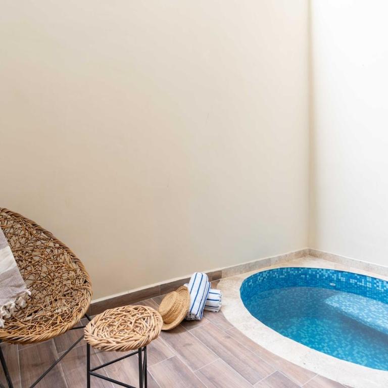 Loft with private pool - One-Bedroom Apartment - 10