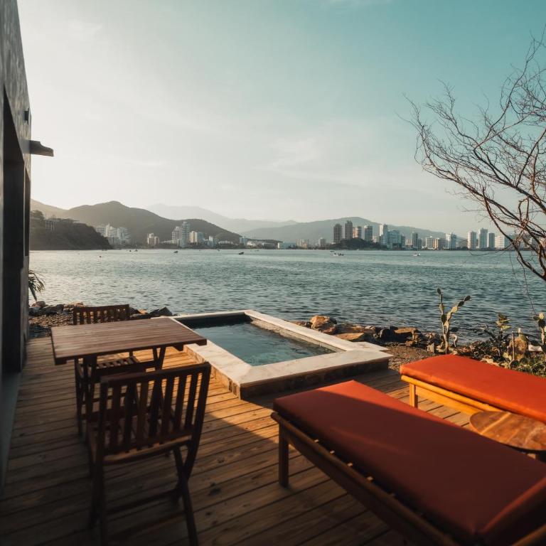 Perla Roca Hotel Boutique - Beach Front - Deluxe Double Room with Sea View - 1