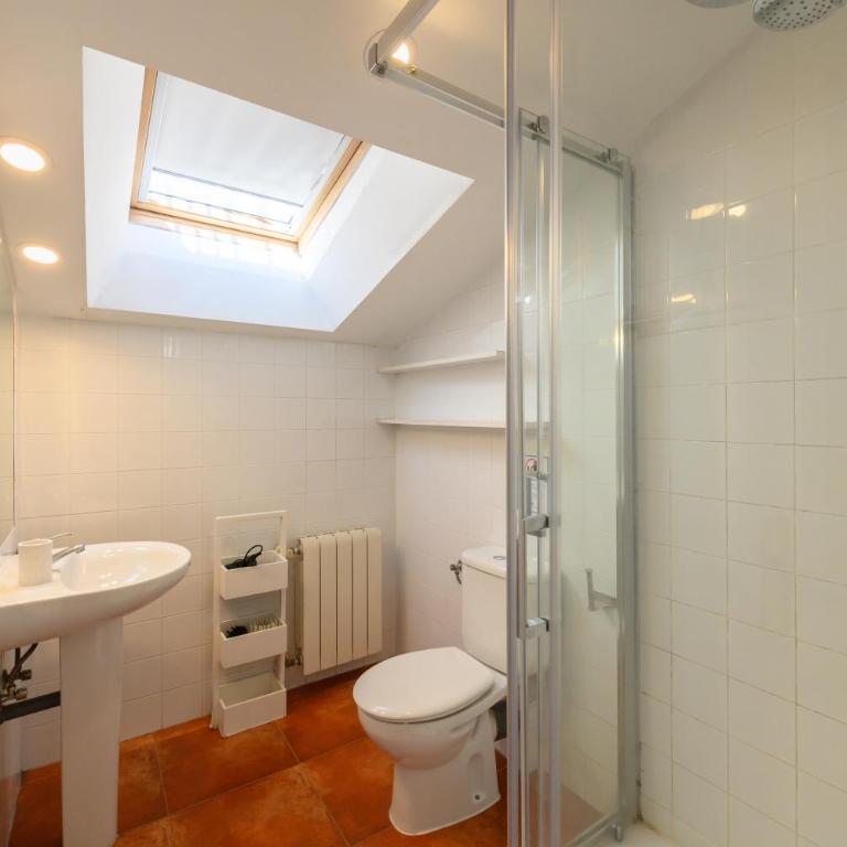 For You Rentals Preciosa Buhardilla TEMPORAL en plena Puerta del Sol de Madrid COR25 - Apartamento de 1 dormitorio - 17