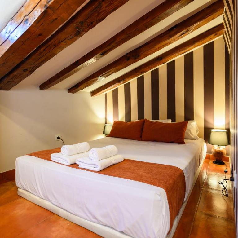 For You Rentals Preciosa Buhardilla TEMPORAL en plena Puerta del Sol de Madrid COR25 - Apartamento de 1 dormitorio - 2