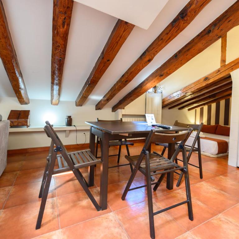 For You Rentals Preciosa Buhardilla TEMPORAL en plena Puerta del Sol de Madrid COR25 - Apartamento de 1 dormitorio - 37