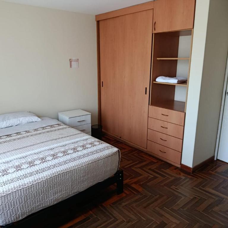 Hospedaje familiar - Casa de 5 dormitorios - 15
