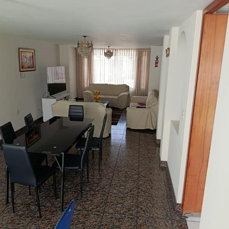 Hospedaje familiar - Casa de 5 dormitorios - 16