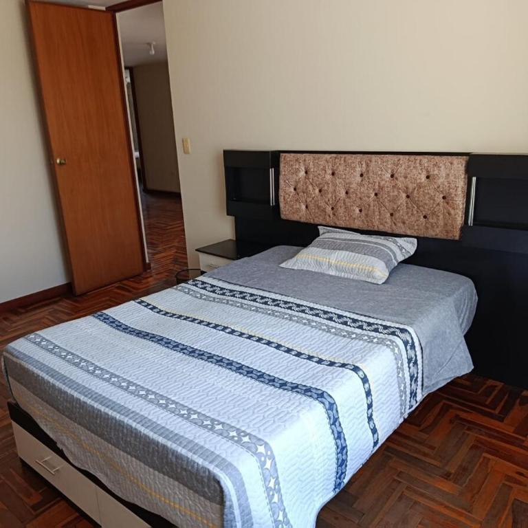 Hospedaje familiar - Casa de 5 dormitorios - 17