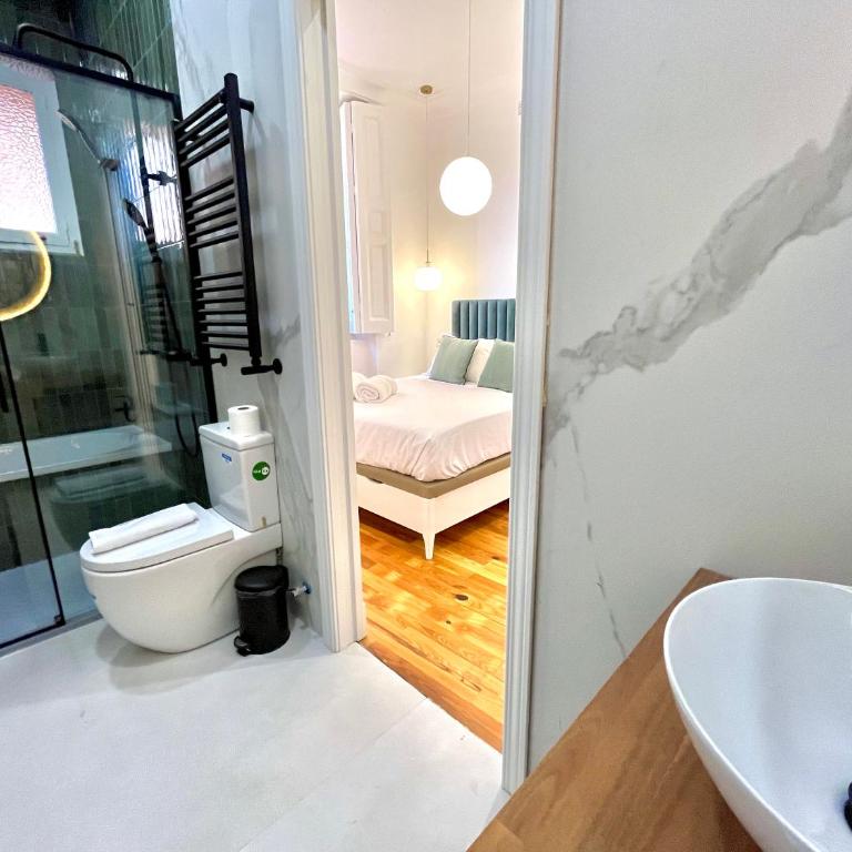 dPLACE to Be - Apartamentos de Lujo en Centro Histórico - One-Bedroom Apartment with Balcony and City View - 16