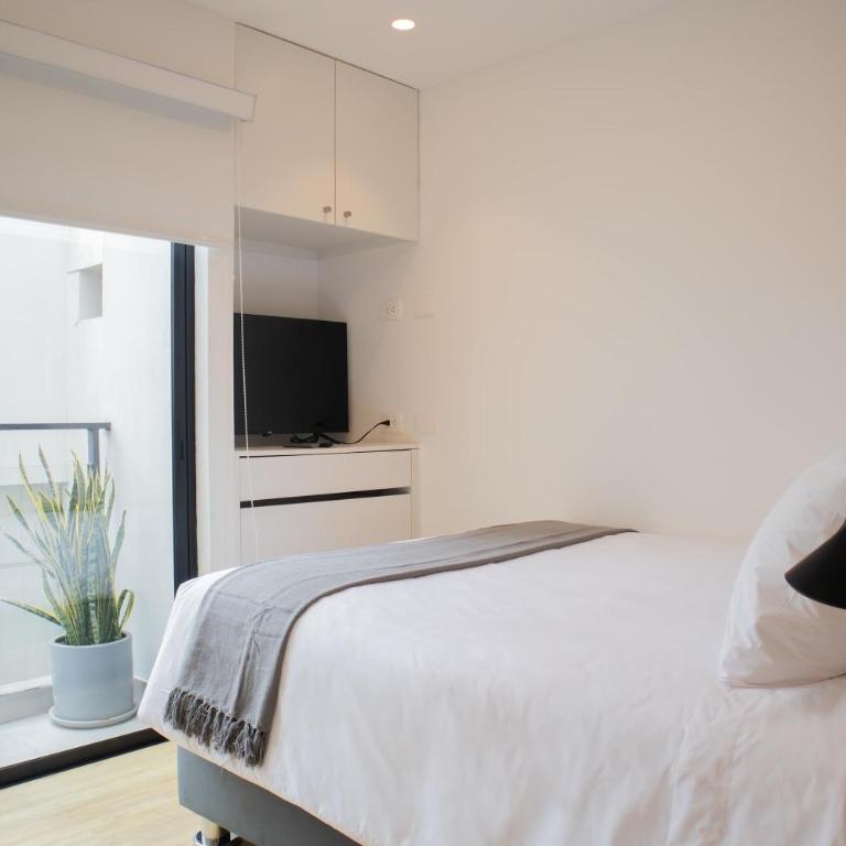 Seaside Studio near Malecon in Miraflores by Wynwood House - Apartment - 1