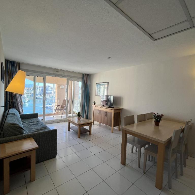 Cap Hermes 200 residence avec piscine et vue port - Apartment mit 2 Schlafzimmern, Terrasse und Meerblick - 17