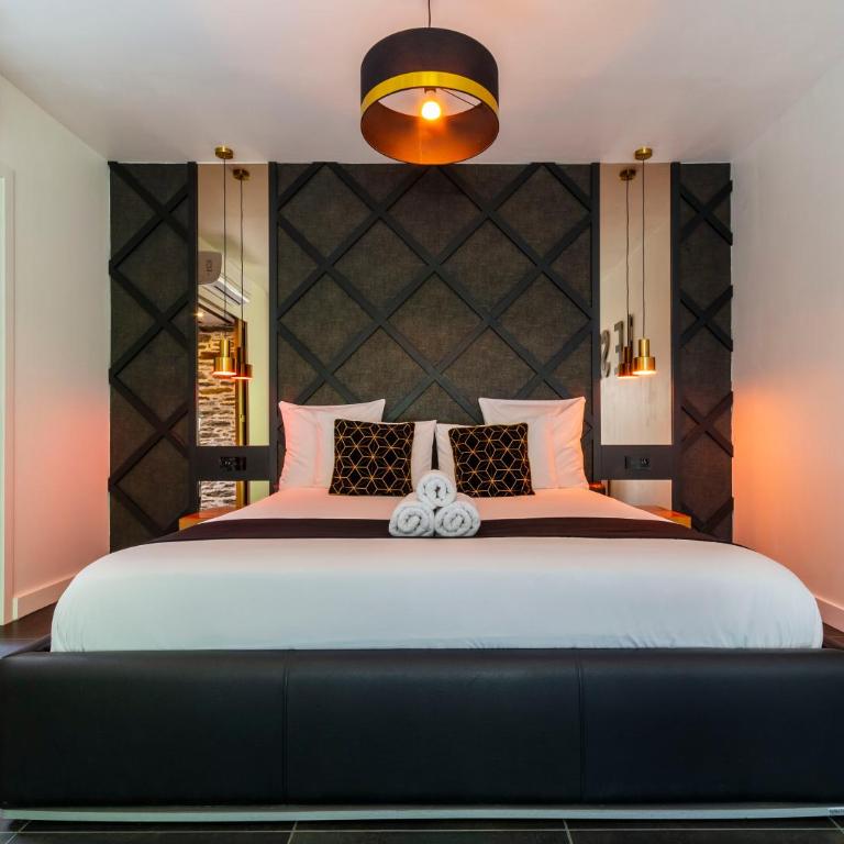 Nuit confort avec Balnéo XXL privative et Climatisation - Maison 1 Chambre - 2