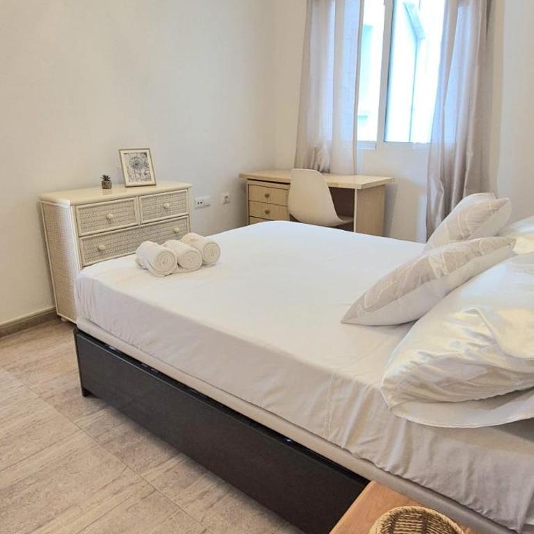 Apartment with two bedrooms, and spacious balcony - Apartamento de 2 dormitorios - 11