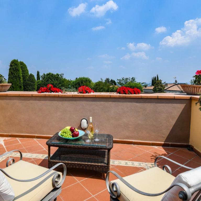 Villa Artemisia Luxury, Pool & Jacuzzi, 300m from Lake Garda - Villa - 6