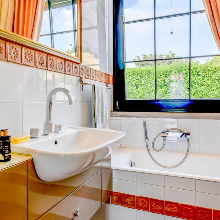 Villa Artemisia Luxury, Pool & Jacuzzi, 300m from Lake Garda - Villa - 31