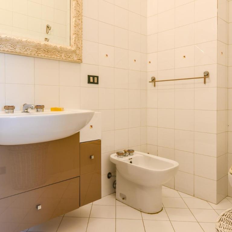 Villa Artemisia Luxury, Pool & Jacuzzi, 300m from Lake Garda - Villa - 26
