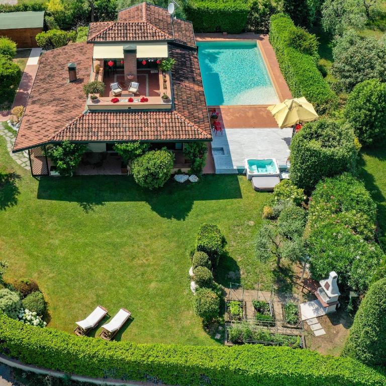 Villa Artemisia Luxury, Pool & Jacuzzi, 300m from Lake Garda - Villa - 1
