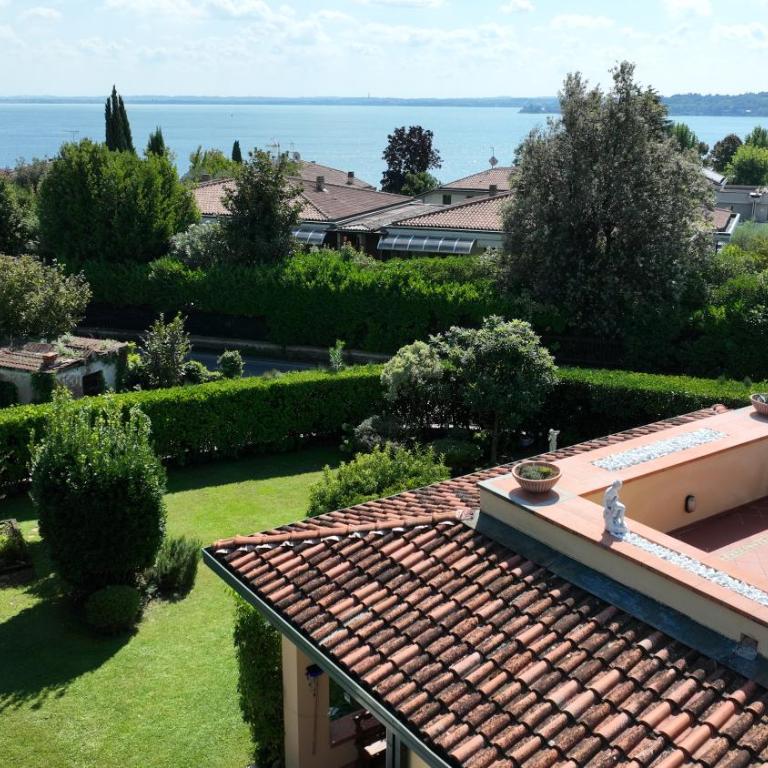 Villa Artemisia Luxury, Pool & Jacuzzi, 300m from Lake Garda - Villa - 7