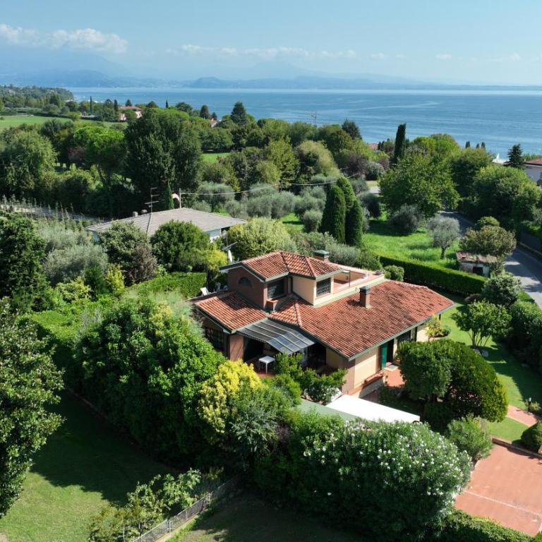 Villa Artemisia Luxury, Pool & Jacuzzi, 300m from Lake Garda - Villa - 9
