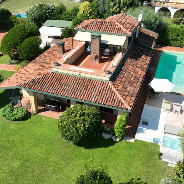 Villa Artemisia Luxury, Pool & Jacuzzi, 300m from Lake Garda - Villa - 12